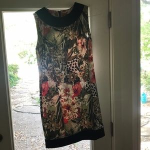 Kim Rogers sleeveless muted floral print dress. Machine washable SZ 12